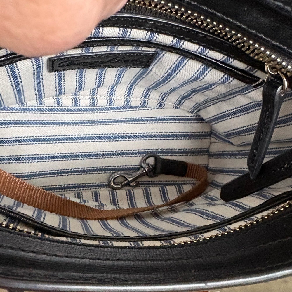 🖤🖤DOONEY & BOURKE SMALL SAFFIANO LEATHER BLACK CROSSBODY BAG!🖤🖤 - Picture 8 of 8